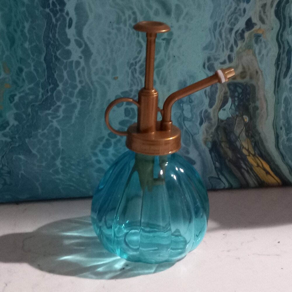 Beautiful Vintage Diffuser - Picture 3 of 3